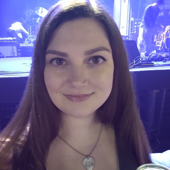 Meet your Posher, Erica - Picture 1 of 1